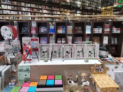 -钟书阁(群光广场店)