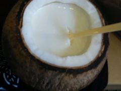 -志龙皇冠吃货椰子铺