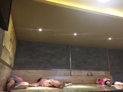 -盛彼得温泉度假酒店