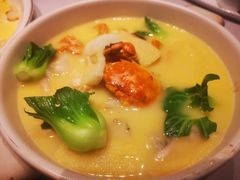 时令秋蟹蛙腿煲-屋里厢上海菜馆