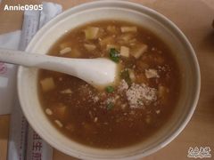 东阳沃豆腐-咬不得高祖生煎·简餐(高银街店)