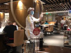 大堂-海底捞火锅鲜切牛肉主题店(长寿路店)