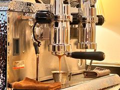 -Café Monson