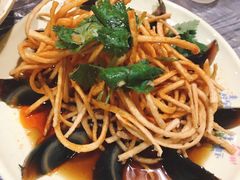 皮蛋拌馓子-靓靓蒸虾(中山公园店)