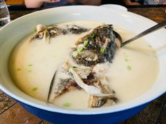 奶汤鲢鱼头-小湾茶楼