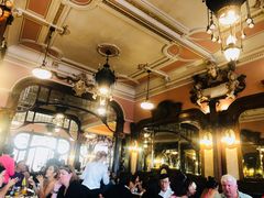 -Majestic Café
