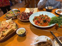 -老滇山寨•云南特色菜•地方菜•民族风情歌舞表演(金碧店)