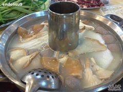 牛骨汤底-潮泰牛肉火锅 · 创于1992年(车公庙店)