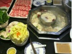 -陆派巴倒烫火锅(城东店)
