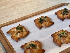 -VERIE BAKEHOUSE