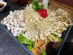 -大匠工房古船木艺术餐厅·猪肚鸡专门店(长白仙岛店)