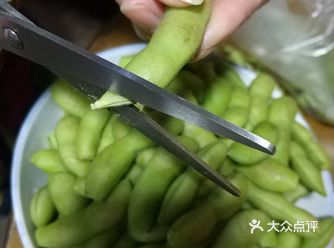 酒糟毛豆，绝对是一道简单又好吃的下酒小菜