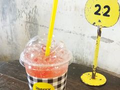 -莓园冰淇淋店