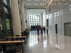 -上海跨国采购会展中心