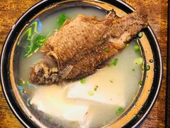 -何师烧烤·香辣蟹·川菜·30年老品牌(太古里旗舰店)