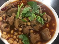 红烧肥肠-梯坎豆花