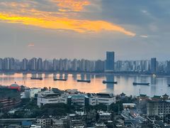 -东方豪景花园酒店·怡景旋转餐厅