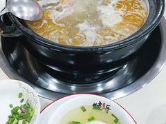 -烧哥美蛙肥肠鱼火锅·十五年社区店