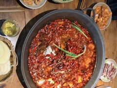 -四小区火锅·巷子里的重庆火锅(花照壁店)