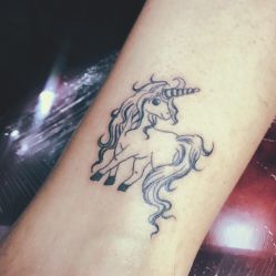 -SNOW TATTOO STUDIO