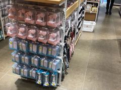 -名创优品(北京新中关购物中心地铁层店)