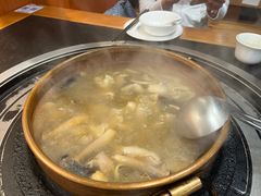 -阿山卓·野生菌火锅·纳西火塘烤肉