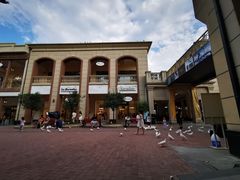 -王府井奥莱临潼小镇(临潼店)