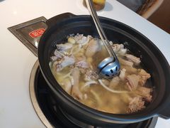 -东椰·海南椰子鸡火锅(朝阳门店)