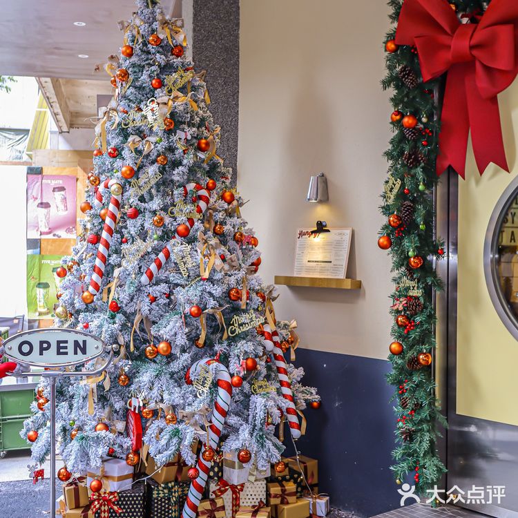 预制朋友圈之美式复古餐厅圣诞照🎄