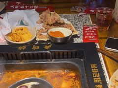 -老牌坊云南鱼豆花火锅(哈西万达店)