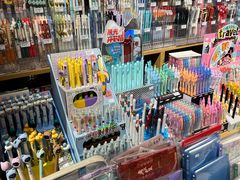 -九木杂物社(新奥购物中心店)
