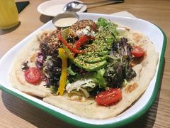 照烧鸡肉配牛油果拉法沙拉-HELLO 27 意面·沙拉·帕尼尼