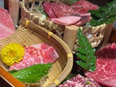 -山川小町·极番烧肉(新地假日广场店)