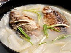 鲫鱼炖汉萝卜-排骨王·三十年本地老菜馆