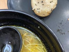 -小杨生煎(金山百联购物中心3楼店)