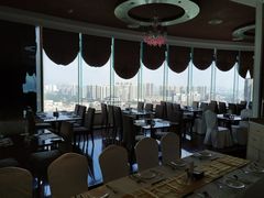 -荣誉国际酒店-云顶旋转餐厅