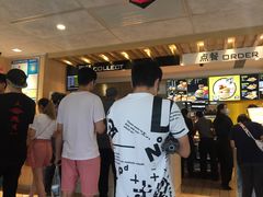 等位区-麦当劳(塔园路店)