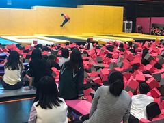 -嘿哟动霸CHUA·新潮玩运动娱乐中心·蹦床滑冰团建乐园