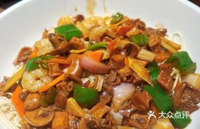 Wild Mushroom and Shrimp Stir-Fried Noodles