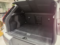 -杭州中沃沃尔沃4S店(滨江区店)