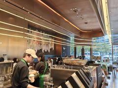 -星巴克臻选(上海虹桥新天地三店)