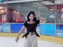 -正佳冰河湾真冰滑冰场