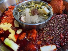 鸳鸯锅-星鸿社重庆老火锅