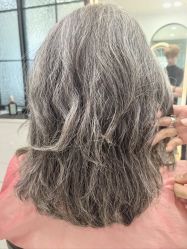 -丁和李朴美发沙龙