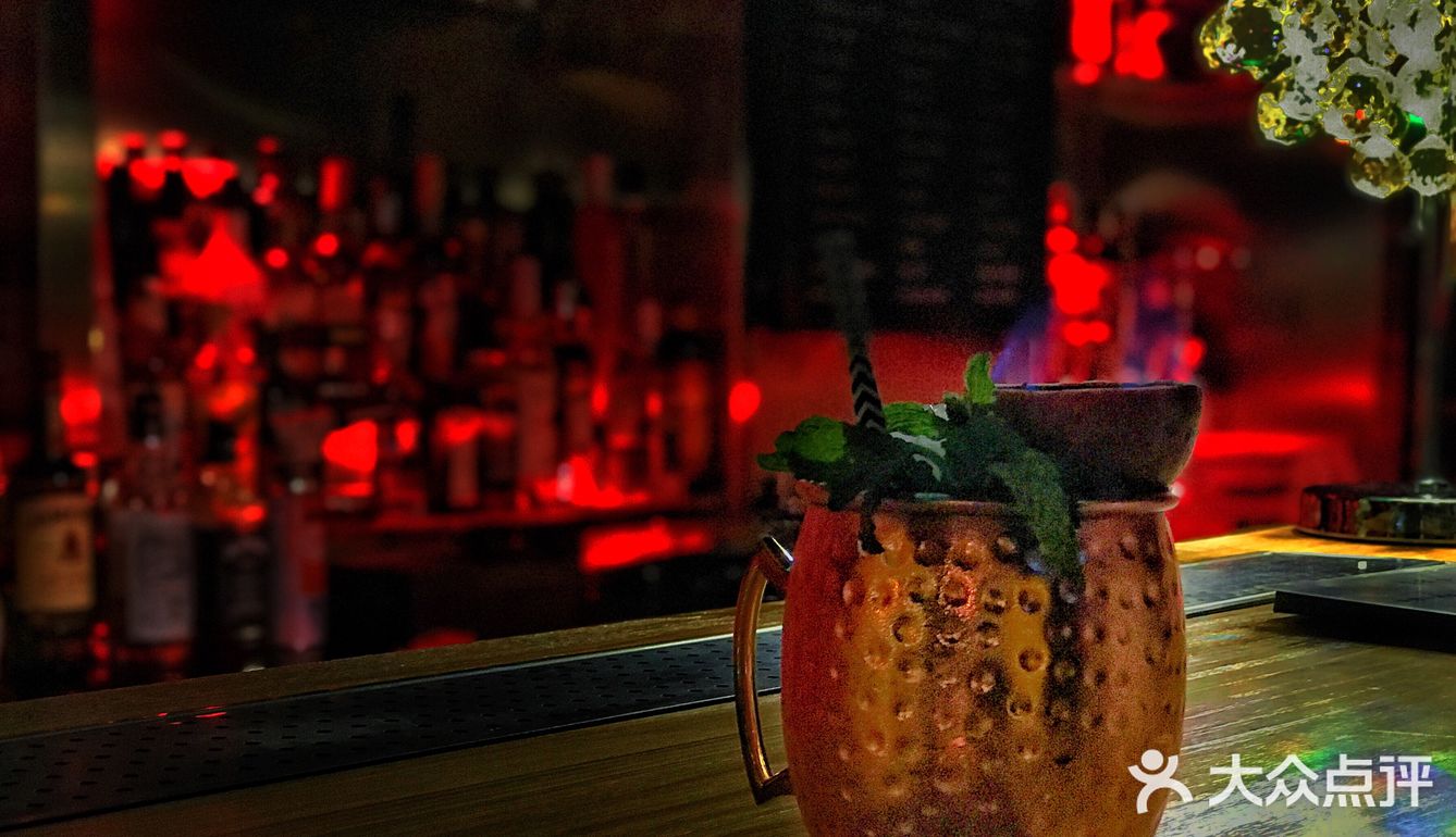 高颜值的一家酒吧哦