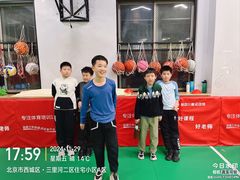 -悦动体能篮球羽毛球网球(三里河店)