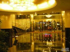 -武汉五月花大酒店(武昌火车站中南路地铁站店)