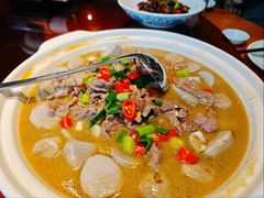 牛肉烧毛芋-头上红煨盐鸡·非遗院子餐厅