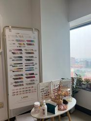 -丽心自助美甲美睫