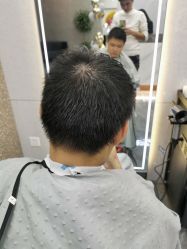 点击看大图 -七分屋LA·烫发·染发·剪发